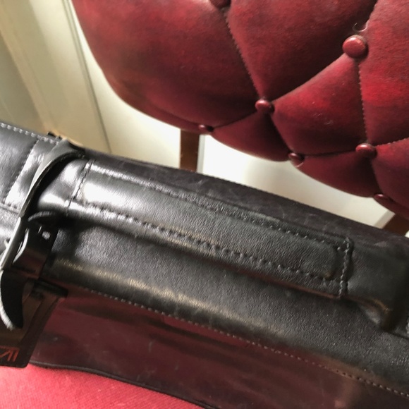 Tumi Leather Flap Briefcase No Shoulder Strap - Picture 3 of 8